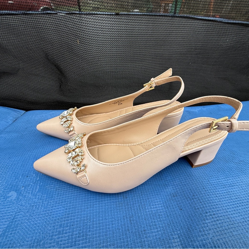 Adrienne Vittadini Nude Heels - Picture 6 of 6